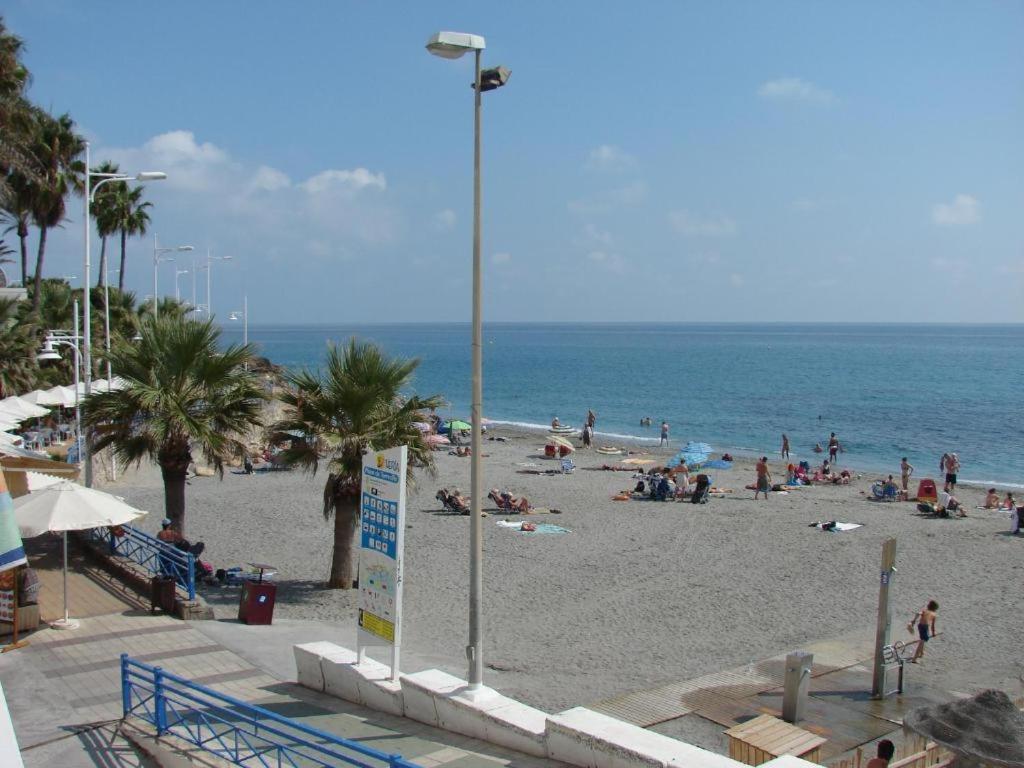 Neptuno 3E Menyber Apartman Nerja Kültér fotó
